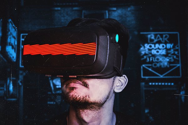 A man with VR Headset _image